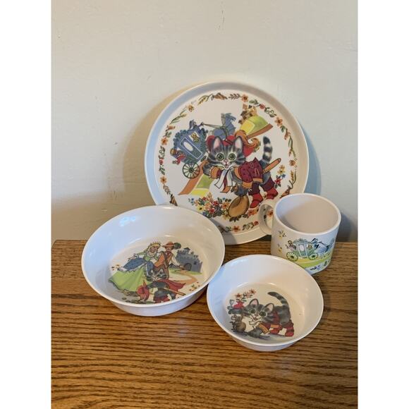 VTG Oneida Deluxe Puss in Boots 4 pc. Cup, 2 bowls and plate Childens Set. CUTE - Picture 1 of 11
